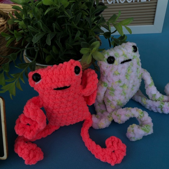 (Bundle of 4 random pick) Chunky Leggy Frogs - Picture 3 of 5